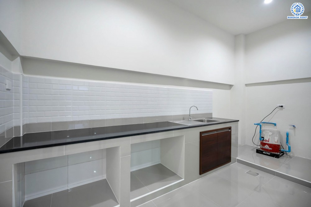 บ้านมือสองตกแต่งใหม่ โครงการ ซิกเนเจอร์ กัลปพฤกษ์ เนื้อที่ 17.10 ตร.ว. ฟังก์ชัน 3 ห้องนอน 3 ห้องน้ำ 2 ที่จอดรถ บ้านสูง 3 ชั้น ภายในกว้าง พื้นที่ใช้สอยเยอะ บนทำเลเดินทางสะดวก ติดถนนกัลปพฤกษ์ เชื่อมต่อกาญจนาภิเษก ใกล้รถไฟฟ้าสายสีน้ำเงิน "สถานีหลักสอง"...